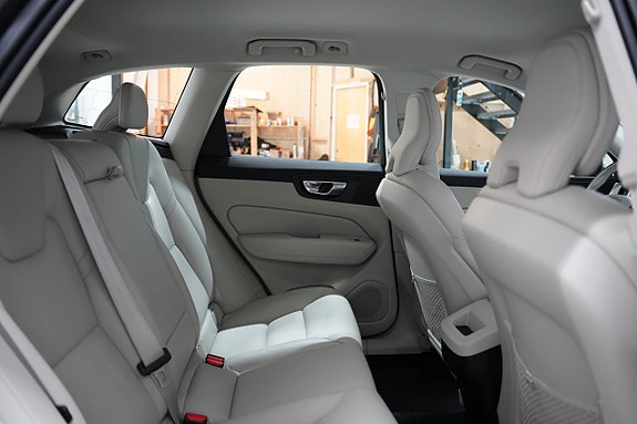 Volvo XC60 22 of 25