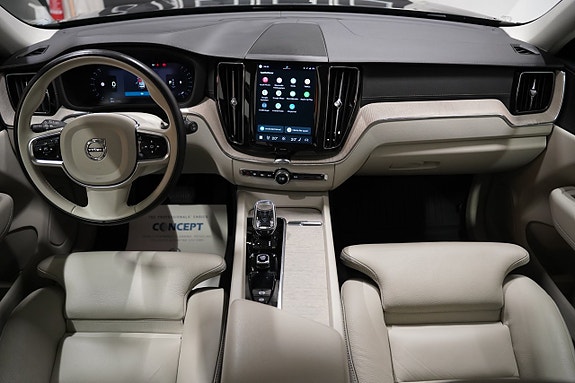 Volvo XC60 12 of 25