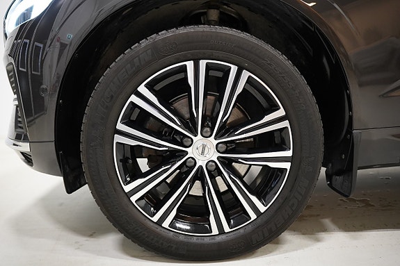 Volvo XC60 3 of 25