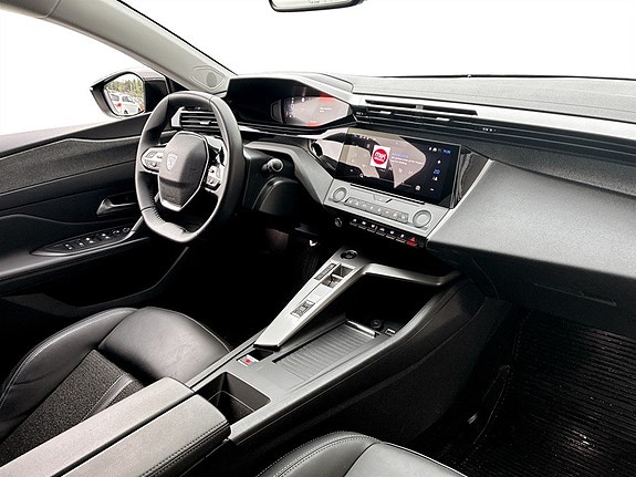 Peugeot 308 SW 11 of 15