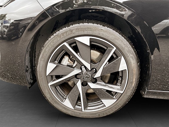 Peugeot 308 SW 14 of 15