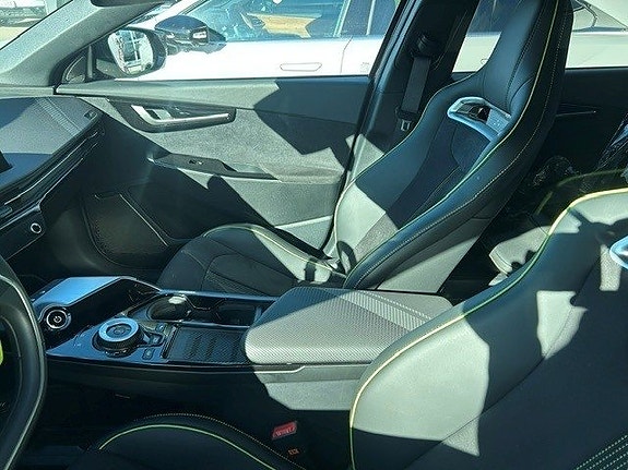Kia EV6 5 of 6