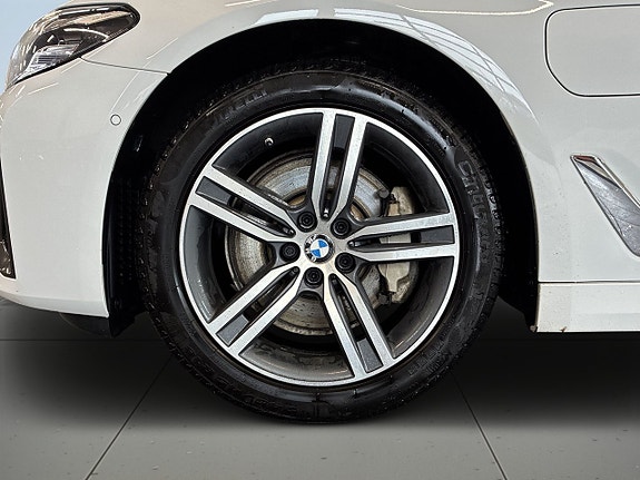 BMW 530e 14 of 27