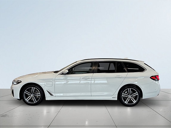BMW 530e 4 of 27