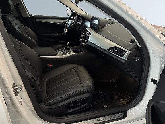 BMW 530e 10 of 27