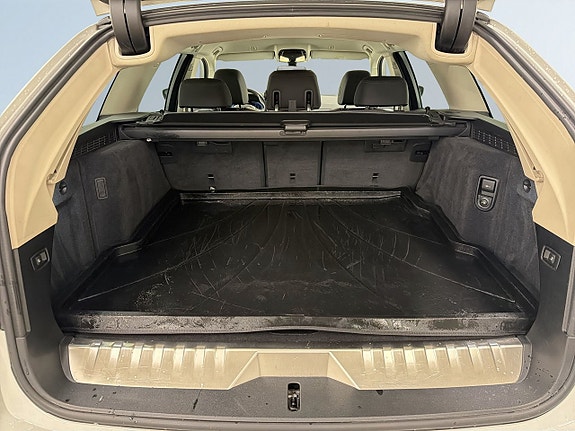 BMW 530e 12 of 27