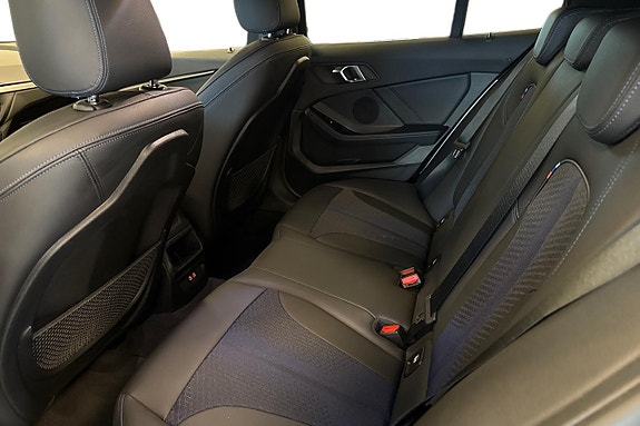 BMW 118i 15 of 19