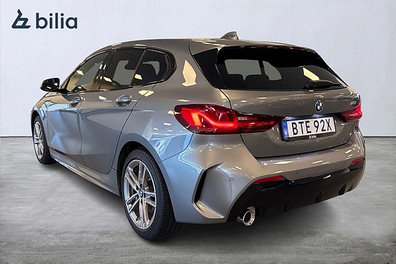 BMW 118i 2 of 19