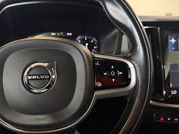 Volvo V60 Cross Country 30 of 30