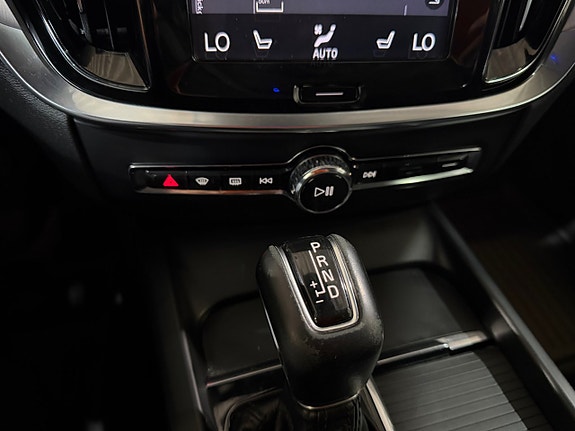 Volvo V60 Cross Country 28 of 30