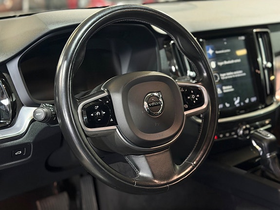 Volvo V60 Cross Country 14 of 30