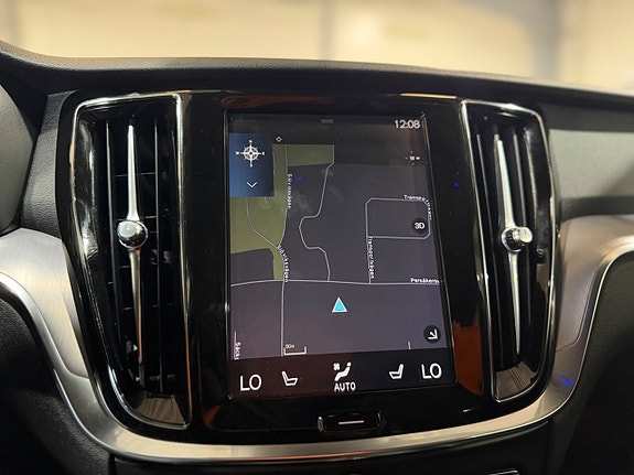 Volvo V60 Cross Country 23 of 30