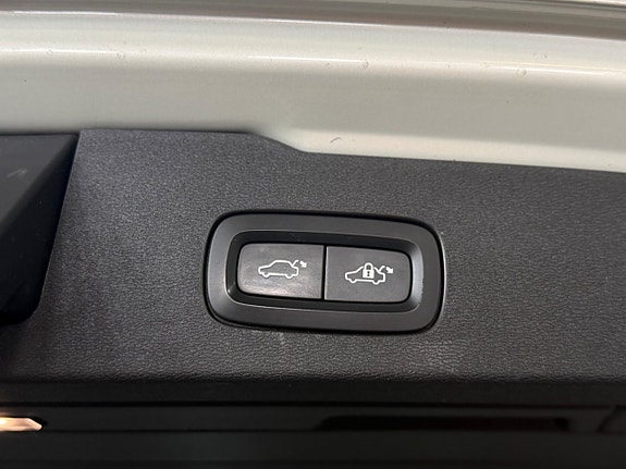 Volvo V60 Cross Country 11 of 30