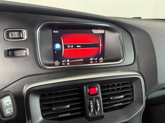 Volvo V40 16 of 20