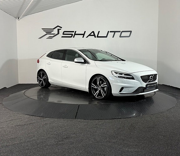 Volvo V40 3 of 20
