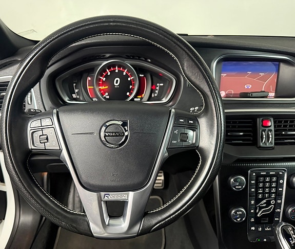 Volvo V40 12 of 20