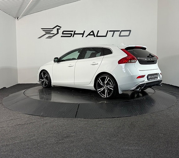 Volvo V40 7 of 20