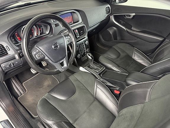 Volvo V40 9 of 20