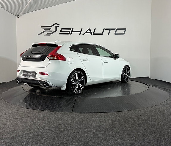 Volvo V40 5 of 20