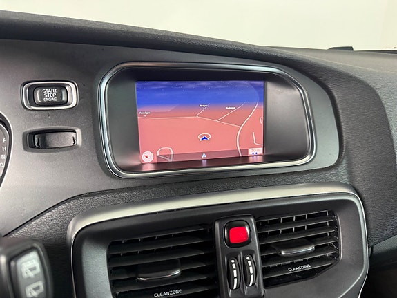 Volvo V40 14 of 20