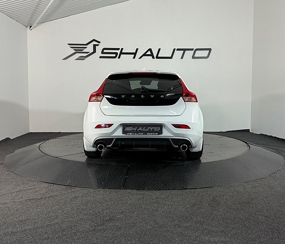 Volvo V40 6 of 20