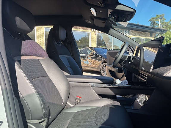Mazda CX-6e 21 of 23