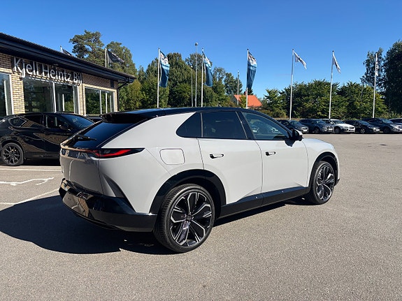 Mazda CX-6e 5 of 23
