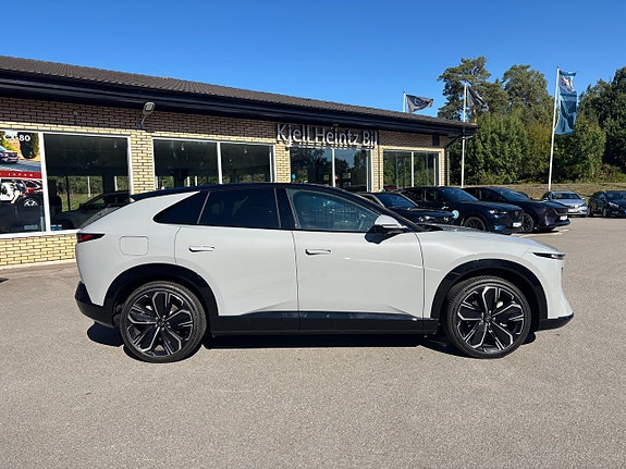 Mazda CX-6e 6 of 23