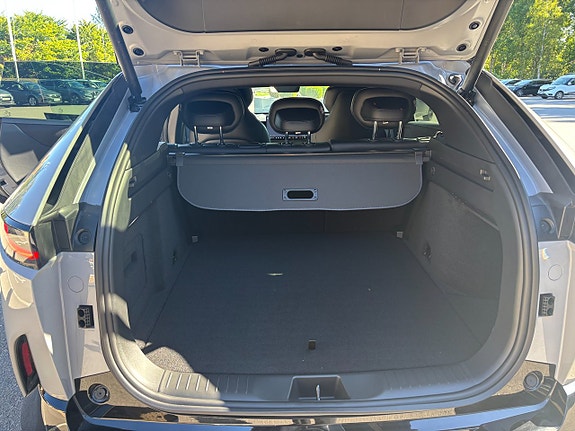 Mazda CX-6e 16 of 23