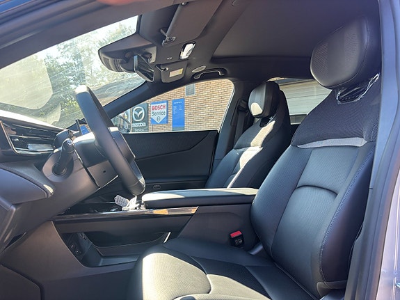 Mazda CX-6e 11 of 23