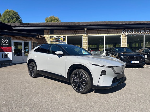 Mazda CX-6e 7 of 23