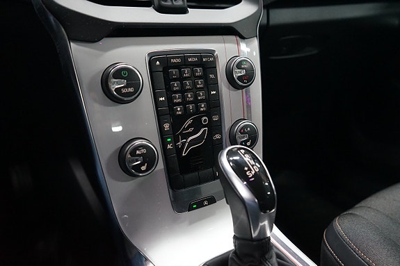 Volvo V40 Cross Country 11 of 13