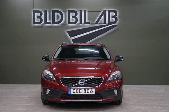 Volvo V40 Cross Country 3 of 13