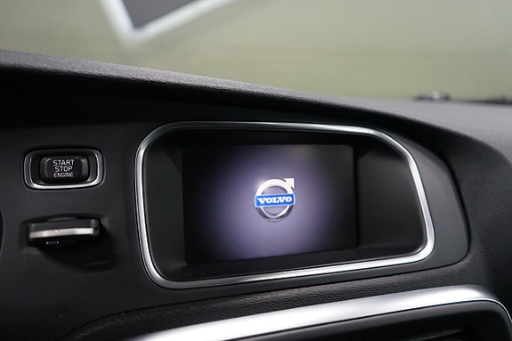 Volvo V40 Cross Country 10 of 13