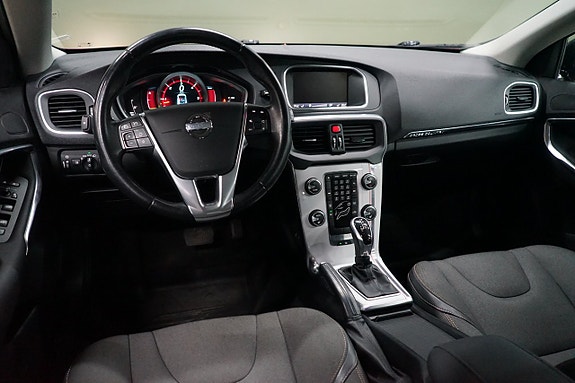 Volvo V40 Cross Country 5 of 13