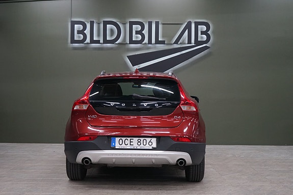Volvo V40 Cross Country 4 of 13