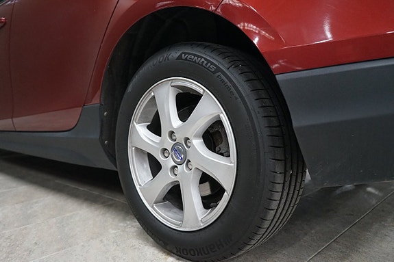 Volvo V40 Cross Country 13 of 13