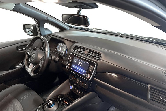 Nissan Leaf 11 of 15