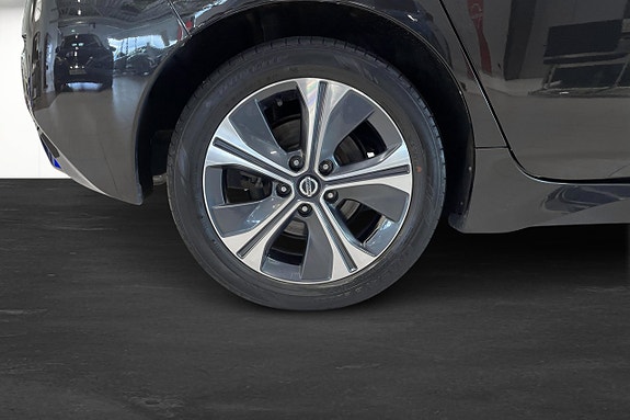 Nissan Leaf 7 of 15