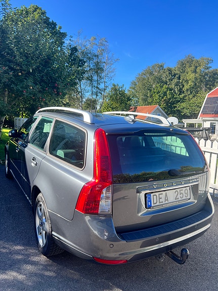 Volvo V50 4 of 16