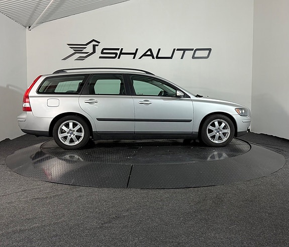 Volvo V50 4 of 16