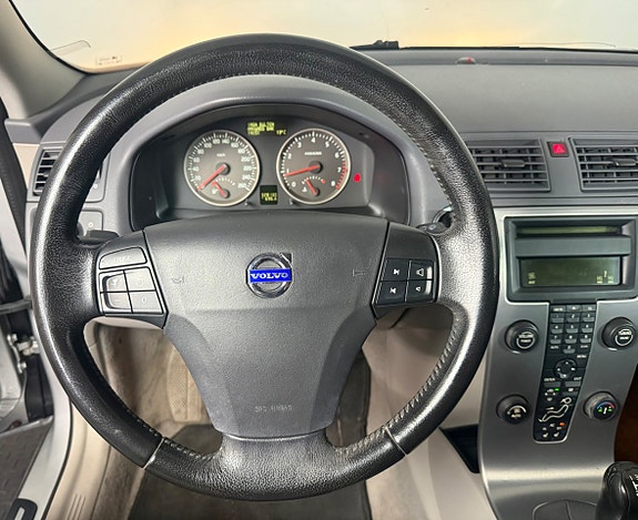 Volvo V50 12 of 16