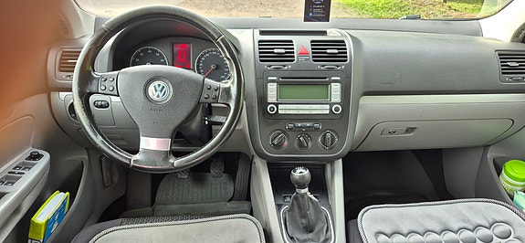 Volkswagen Golf V 11 of 25
