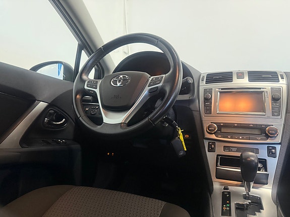 Toyota Avensis 14 of 16