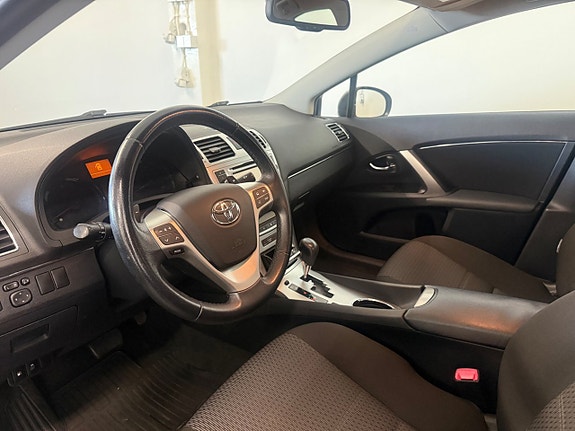 Toyota Avensis 6 of 16