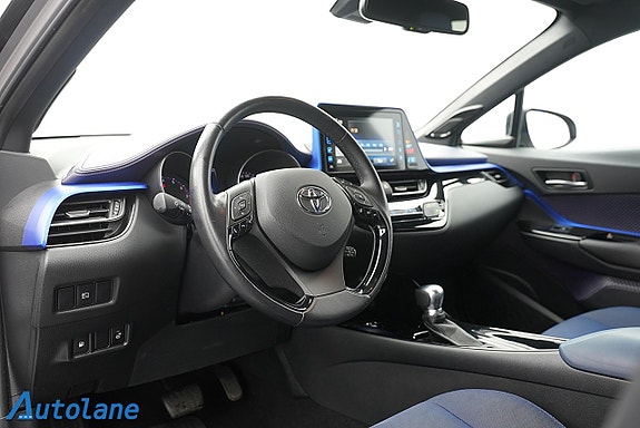 Toyota C-HR 23 of 28