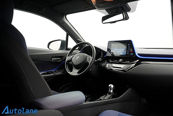Toyota C-HR 28 of 28