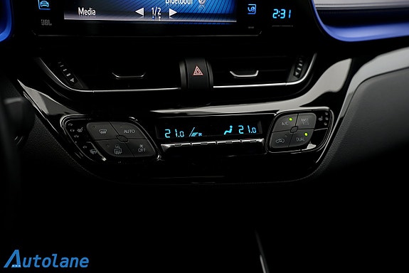Toyota C-HR 20 of 28