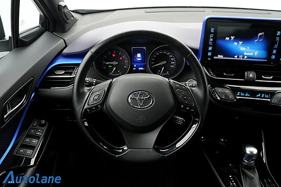 Toyota C-HR 15 of 28
