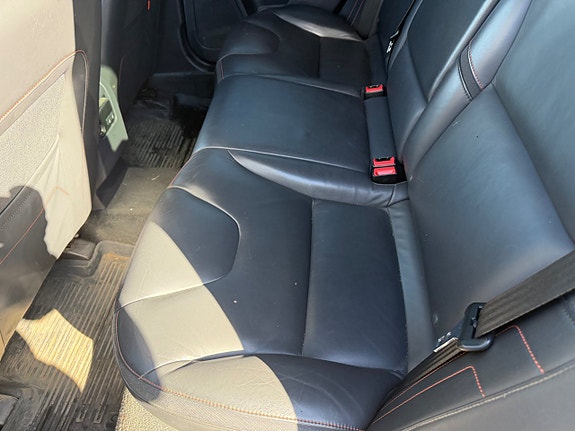 Volvo XC60 13 of 26